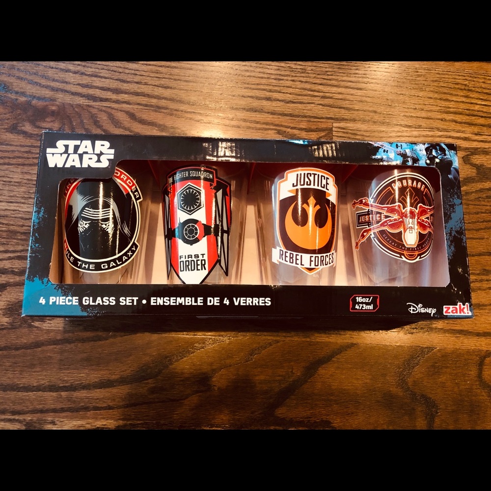 Star Wars 4 piece Collector glass set new!